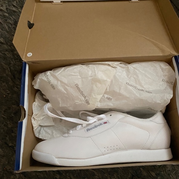 REEBOX SIZE 11 White sneakers - Picture 4 of 4